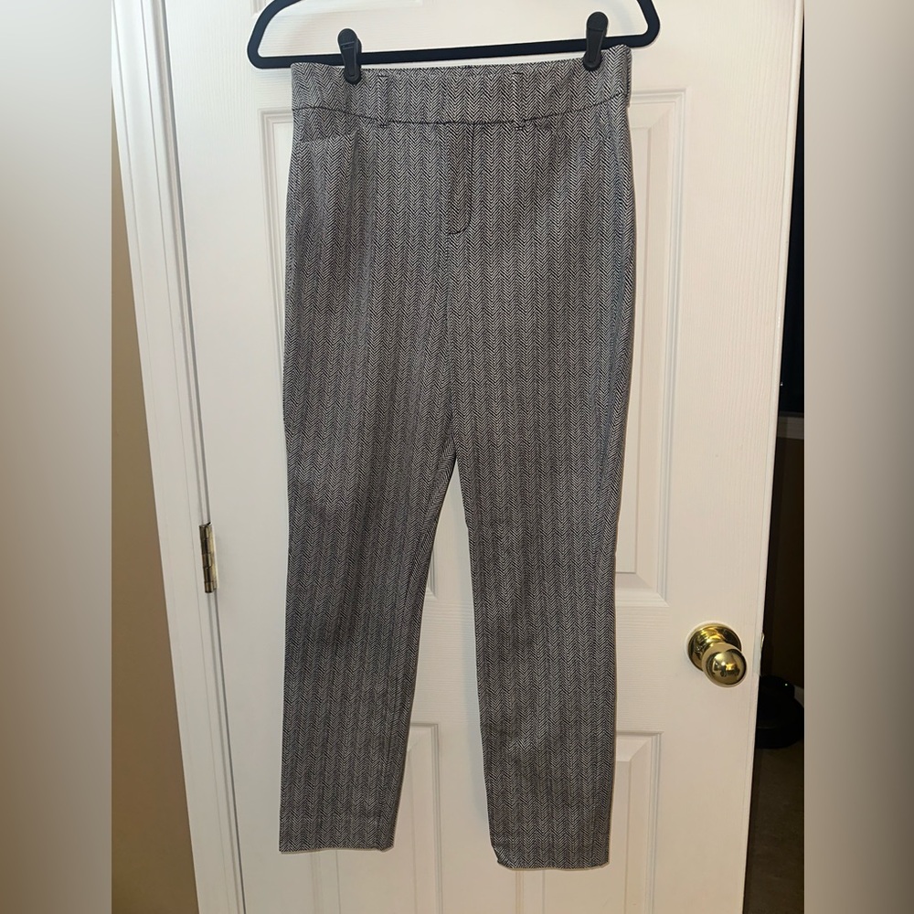 Old Navy Pixie Pant Black and White Herringbone Patterned Dress Pants